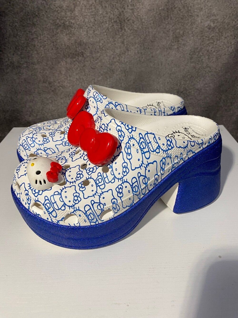 New Hello Kitty 50th Anniversary Crocs Siren Clog Blue Glitter Women’s 8 Read